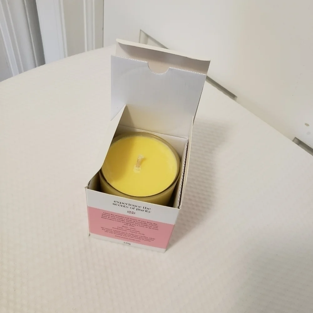 NIB AromaWorks Basil & Lime Soy Wax Candle, 220g